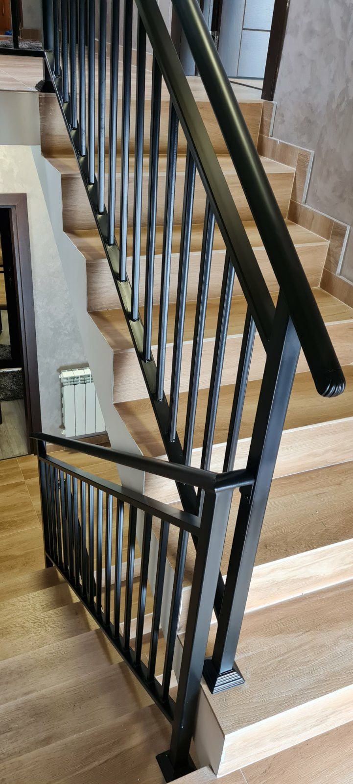 Перила из металла для лестницы в частном доме Гомель